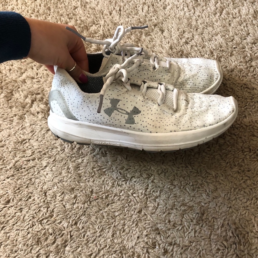 White speckled under armour sneakers